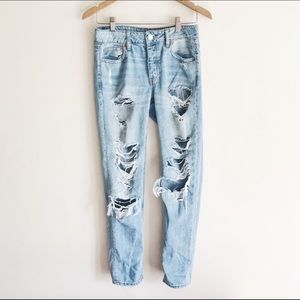 AEO Distressed Tomgirl Jeans